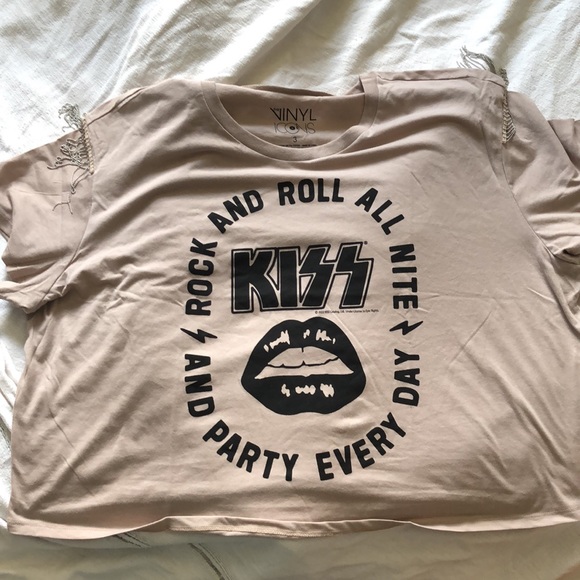 Last chance! - NWT! Vinyl Icons Kiss shirt! 💋 - Picture 1 of 8